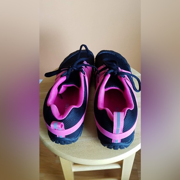 Black and Pink Mesh Athletic Shoes for Running - Picture 3 of 7
